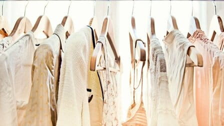 How Should I Dress For 60 Degree Spring Weather?