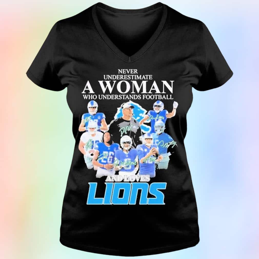 NFL Detroit Lions T-Shirt Never Underestimate A Woman Who Understands Football
