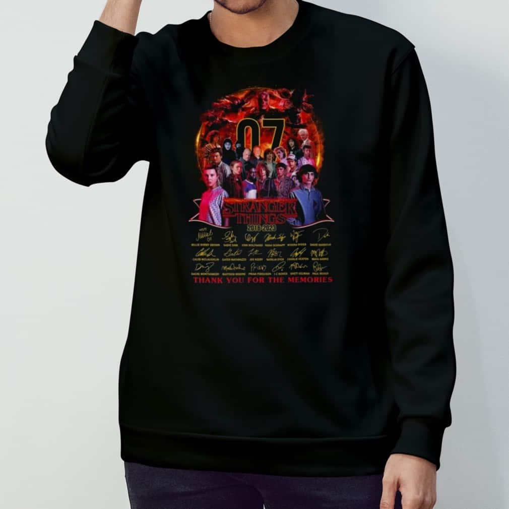 Stranger Things T-Shirt 7 Years Thank You For The Memories Stranger Things T-Shirt 7 Years Thank You For The Memories