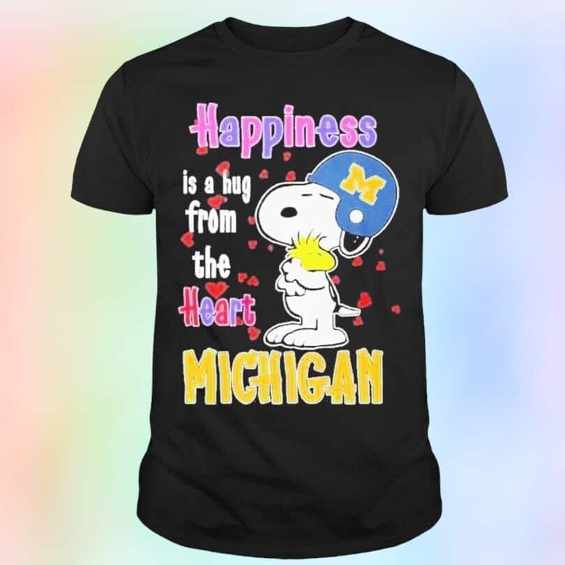 Michigan Wolverines T-Shirt Peanuts Snoopy Woodstock Michigan Wolverines T-Shirt Peanuts Snoopy Woodstock