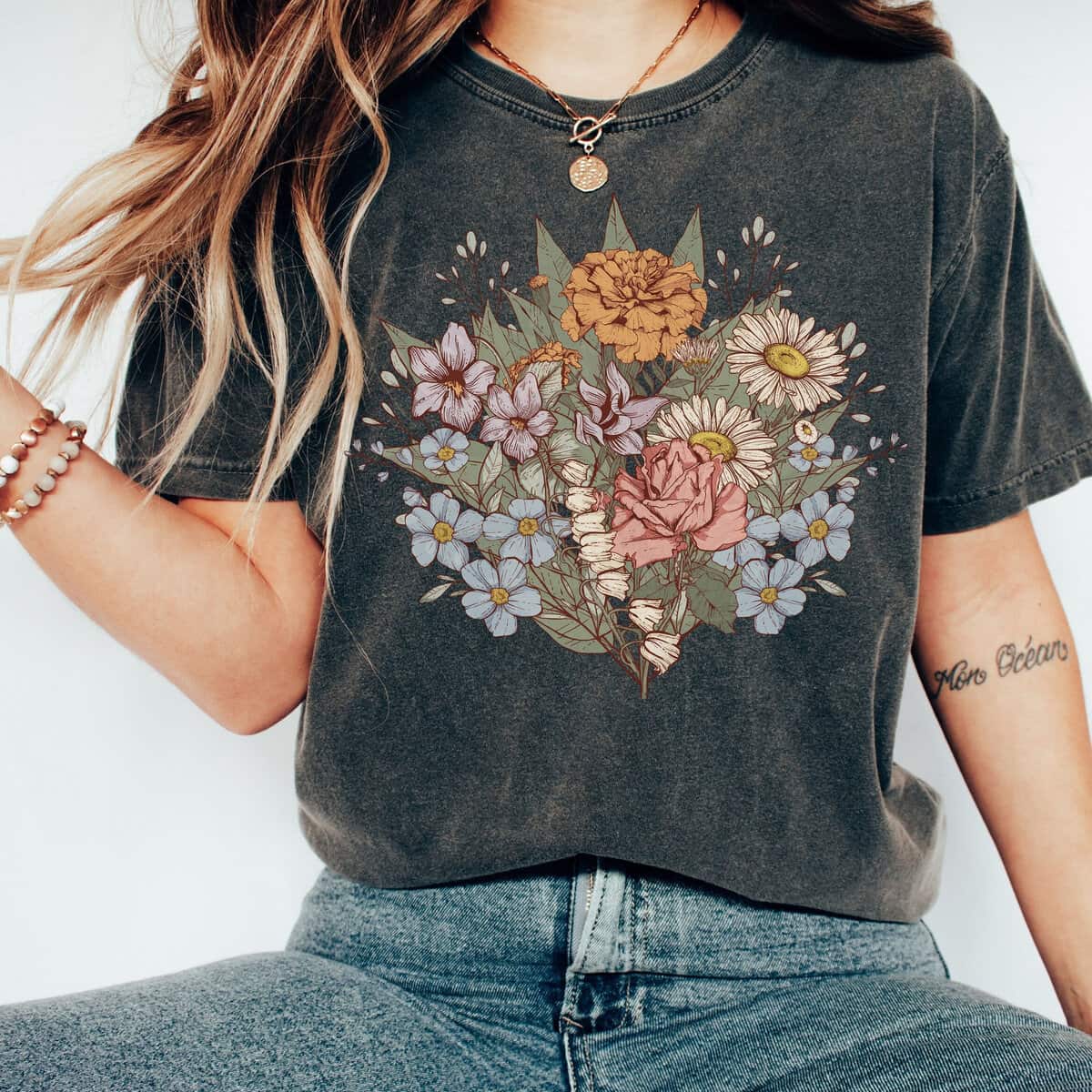 Birth Month Flower T-Shirt Mothers Day Gift Birth Month Flower T-Shirt Mothers Day Gift